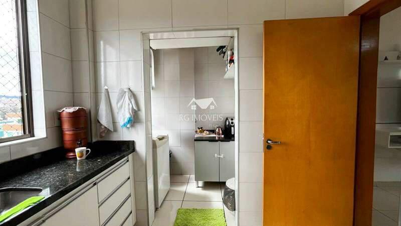 Apartamento, Barreiro, 3 Quartos, 2 Vagas, 1 Suíte