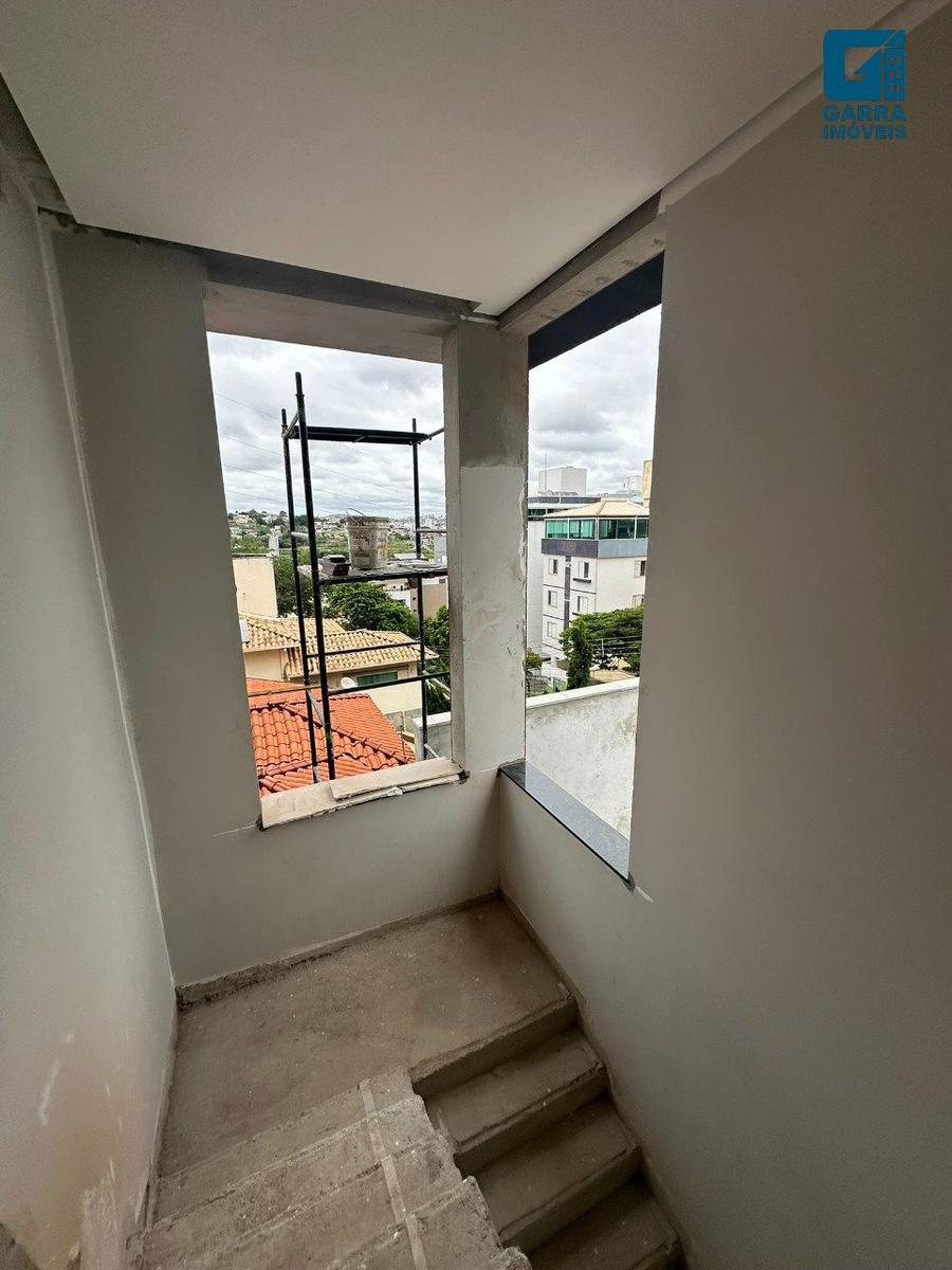 Casa, Fernão Dias, 3 Quartos, 4 Vagas, 1 Suíte