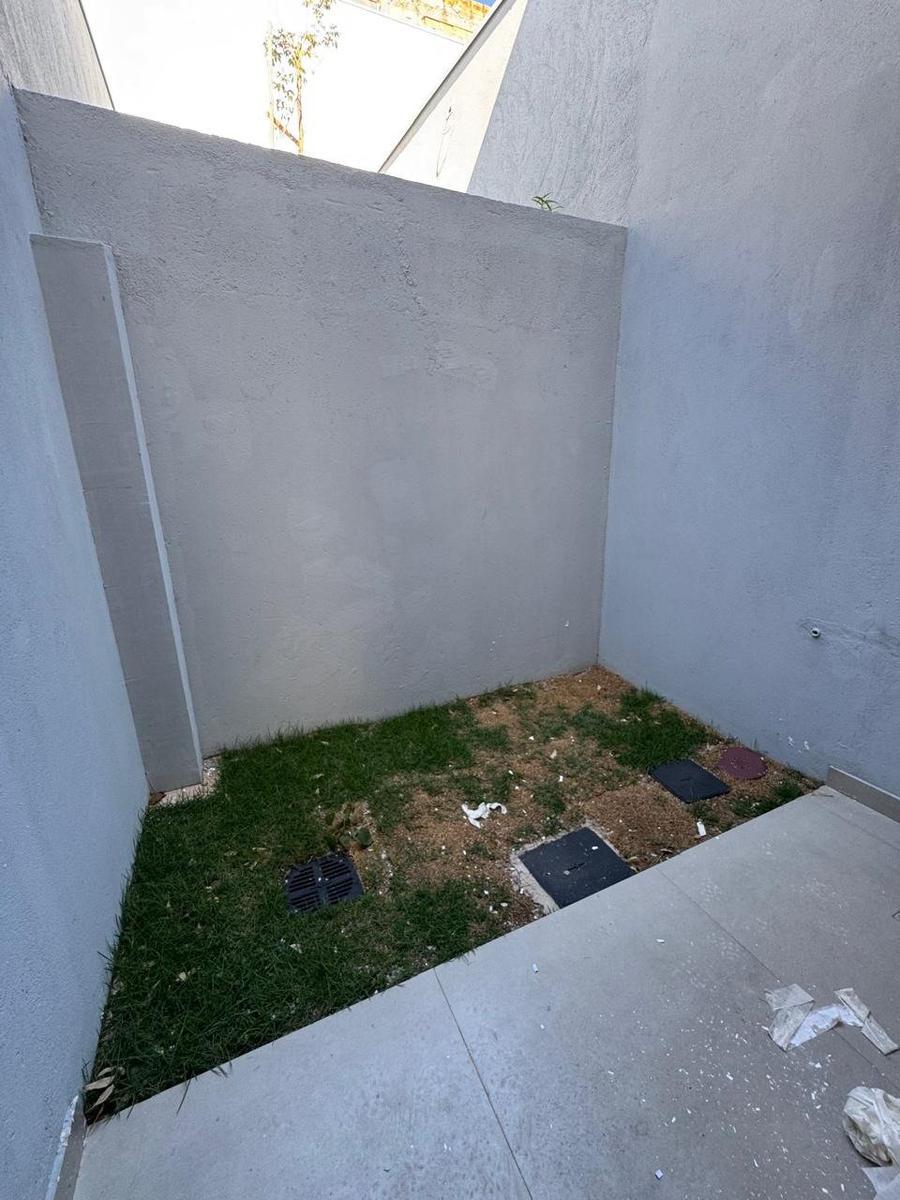 Casa, Santa Mônica, 2 Quartos, 1 Vaga, 2 Suítes