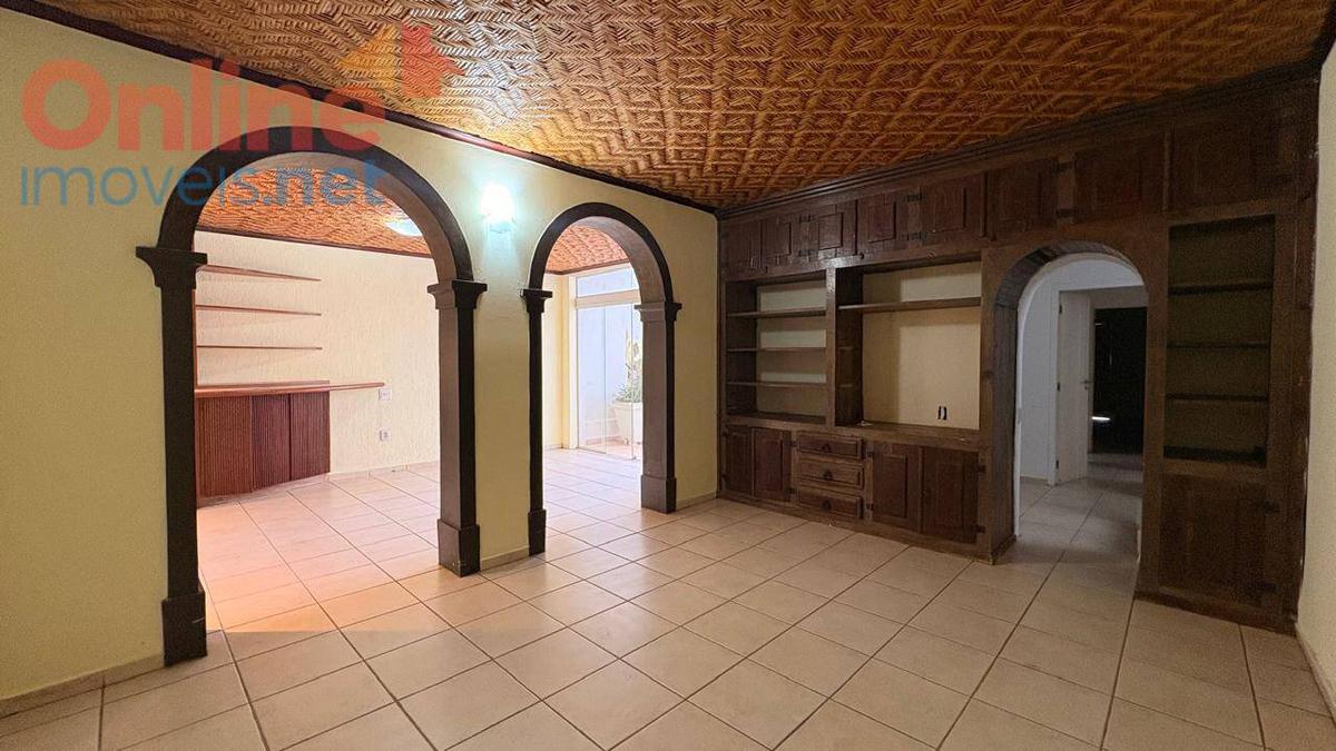 Casa, Vila Paris, 4 Quartos, 0 Vaga, 2 Suítes