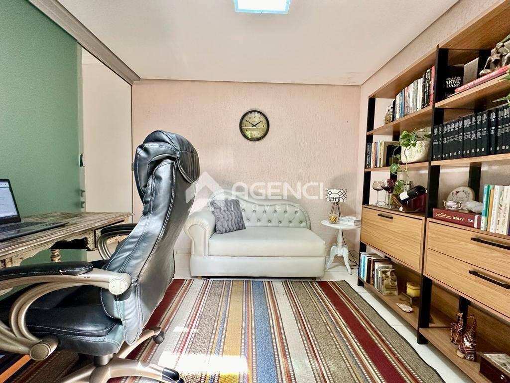 Casa, Cabral, 3 Quartos, 0 Vaga, 2 Suítes