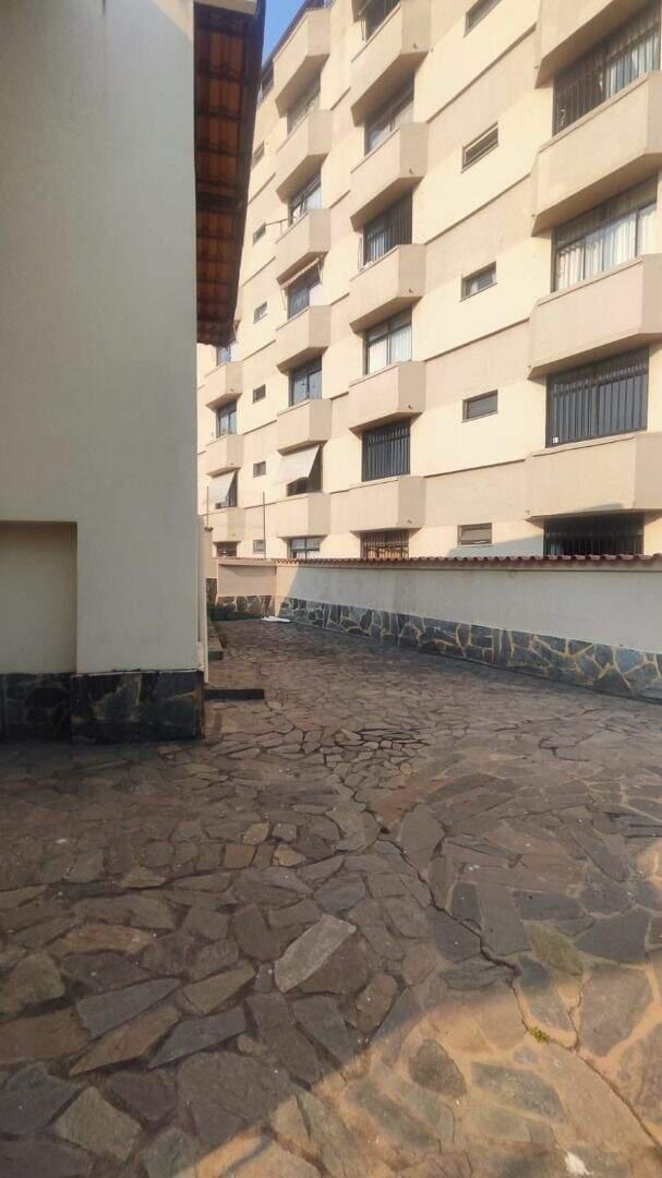 Casa, Centro, 4 Quartos, 5 Vagas, 1 Suíte