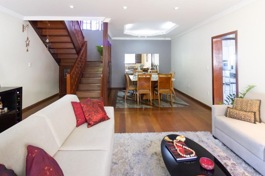 Casa, Sagrada Família, 4 Quartos, 6 Vagas, 1 Suíte