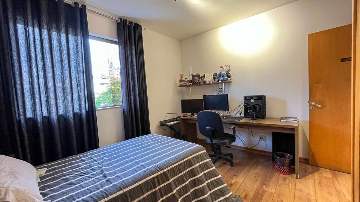 Casa, Castelo, 5 Quartos, 3 Vagas, 1 Suíte