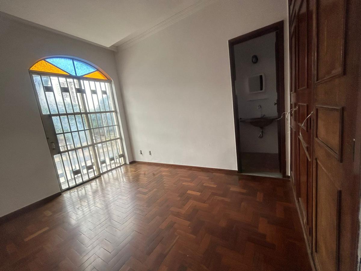 Casa, Ouro Preto, 4 Quartos, 2 Vagas, 1 Suíte