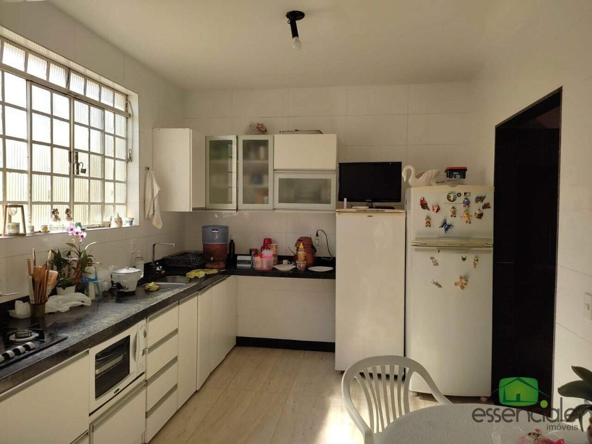 Casa, Arvoredo, 4 Quartos, 5 Vagas, 1 Suíte