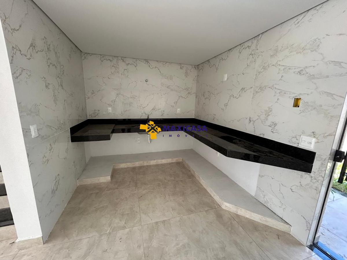 Casa, Santa Branca, 3 Quartos, 4 Vagas, 1 Suíte