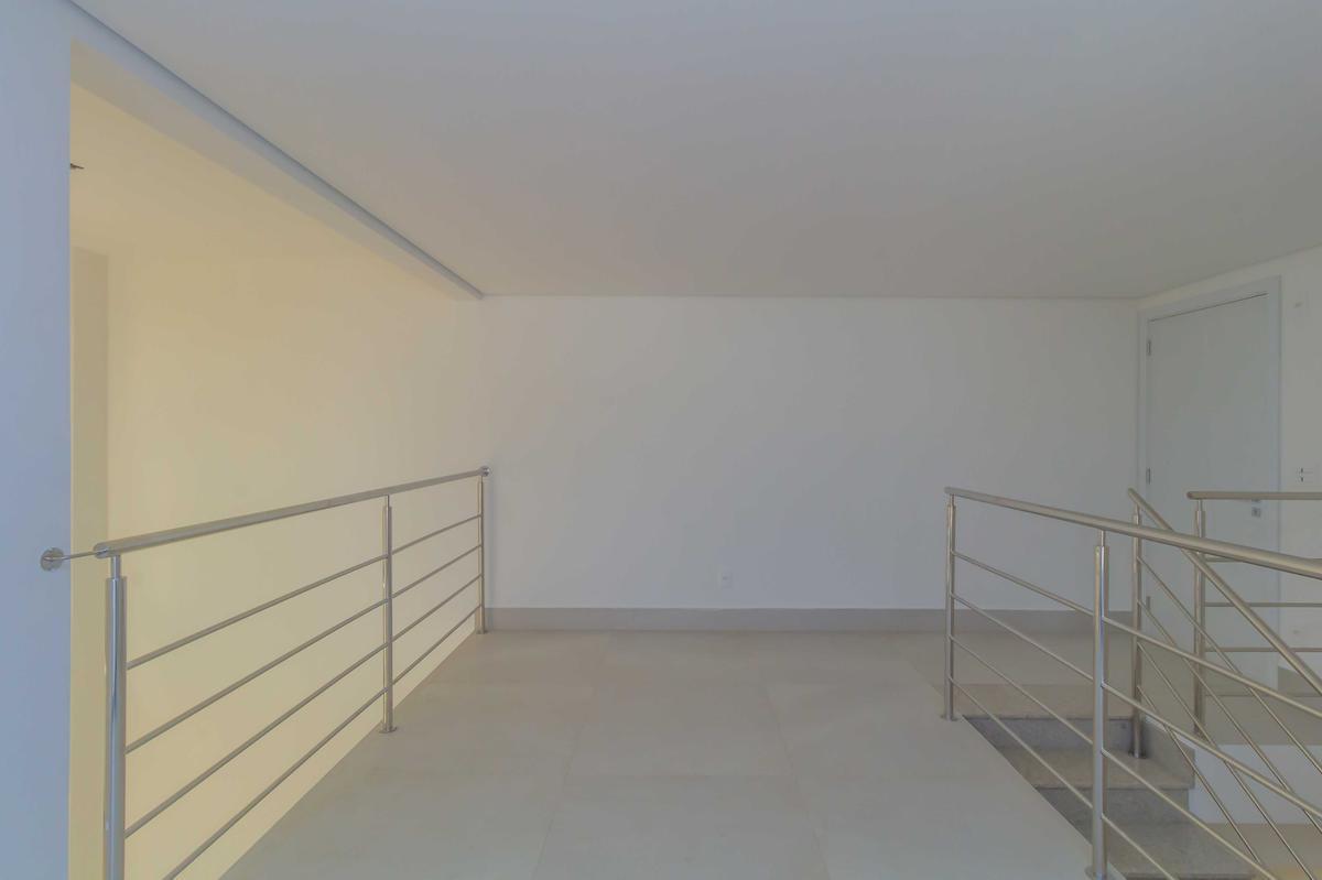 Cobertura, Serra, 3 Quartos, 2 Vagas, 1 Suíte