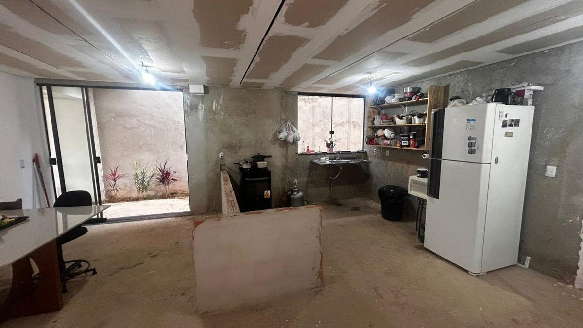 Casa, Trevo, 5 Quartos, 4 Vagas, 2 Suítes