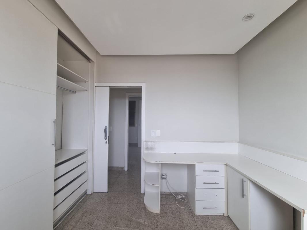Apartamento, Barreiro, 3 Quartos, 2 Vagas, 1 Suíte