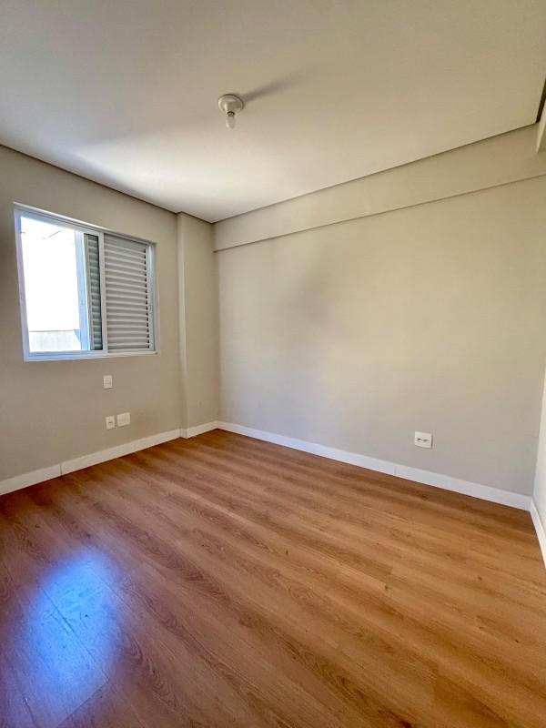 Apartamento, Sagrada Família, 3 Quartos, 2 Vagas, 1 Suíte