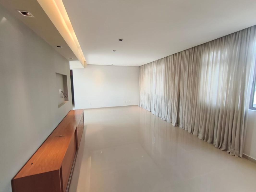 Apartamento, Coração Eucarístico, 4 Quartos, 3 Vagas, 3 Suítes