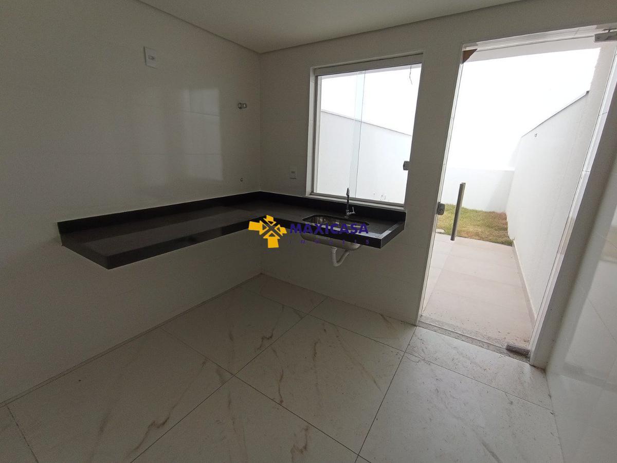 Casa, Santa Branca, 2 Quartos, 2 Vagas, 2 Suítes