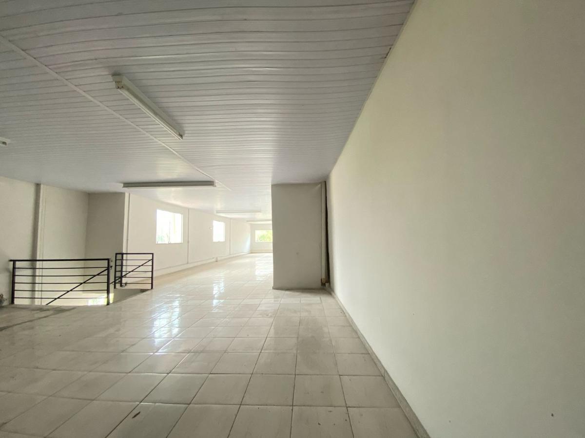 Prédio, Santa Cruz, 0 Quarto, 2 Vagas