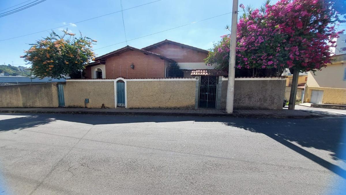 Casa, Vila Martins, 4 Quartos, 5 Vagas, 1 Suíte