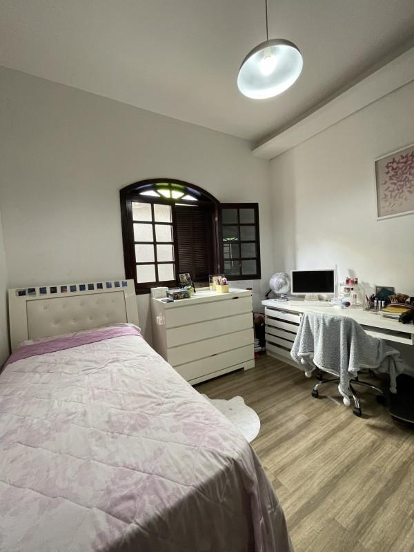 Casa, Jardim Casa Branca, 4 Quartos, 3 Vagas, 1 Suíte