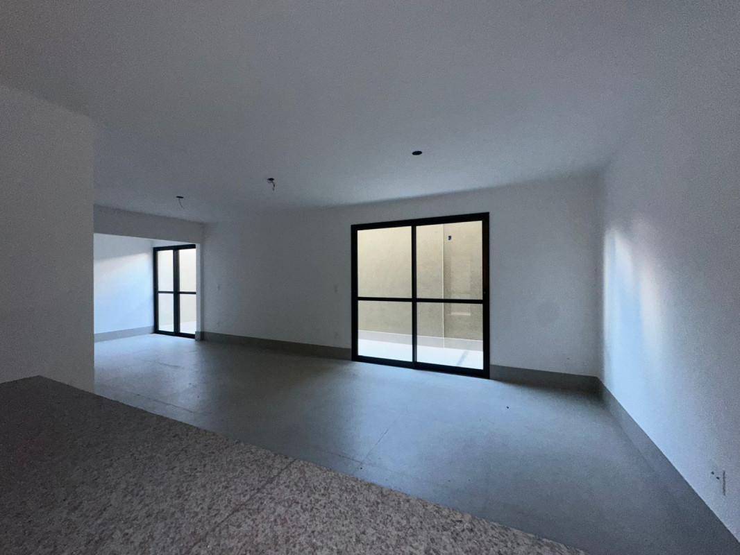 Apartamento, Esplanada, 4 Quartos, 2 Vagas, 1 Suíte