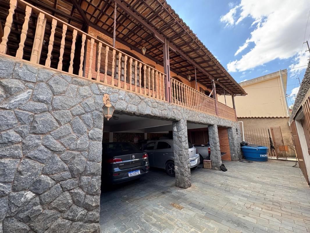 Casa, Tirol, 3 Quartos, 3 Vagas, 1 Suíte