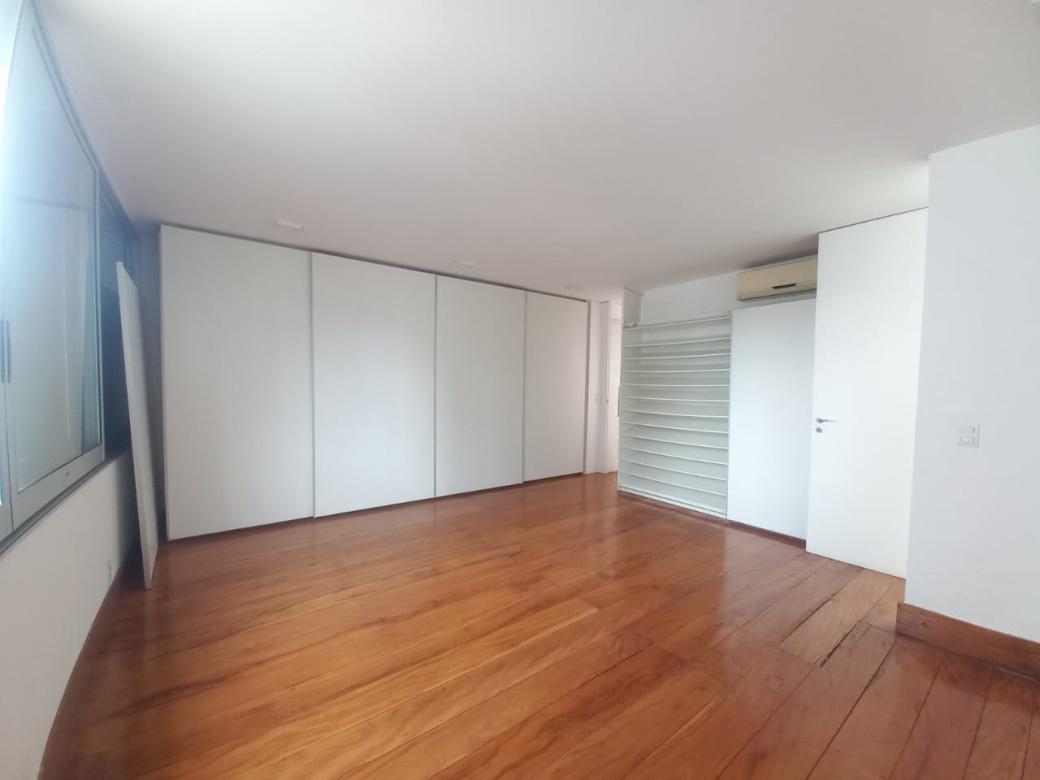 Cobertura, Funcionários, 4 Quartos, 3 Vagas, 2 Suítes