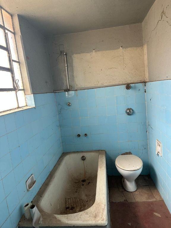 Casa, Centro, 6 Quartos, 0 Vaga