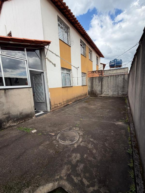 Casa, Solar do Barreiro, 2 Quartos, 1 Vaga