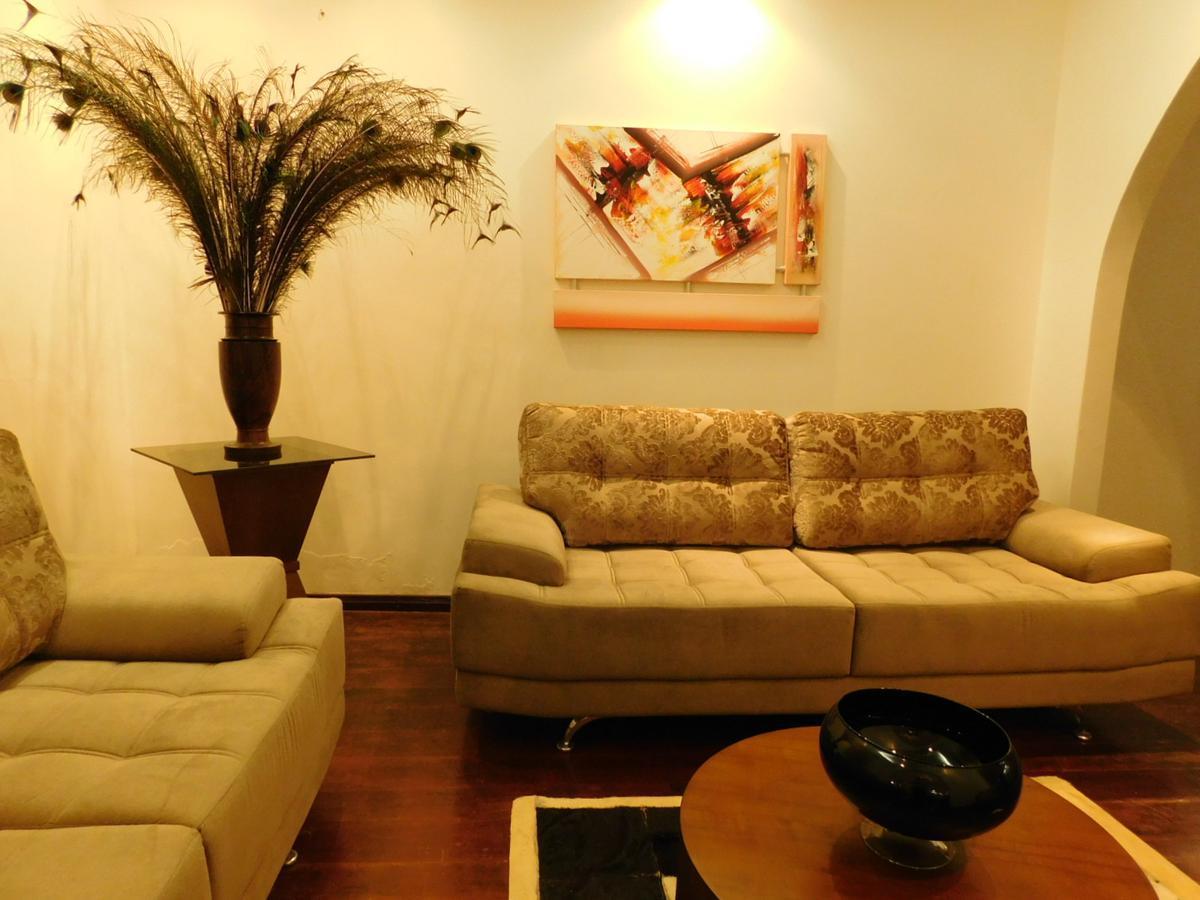 Casa, Planalto, 5 Quartos, 5 Vagas, 1 Suíte