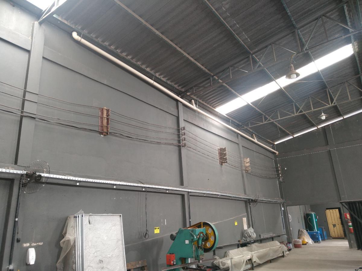Lote, Cincão, 1 Quarto, 20 Vagas