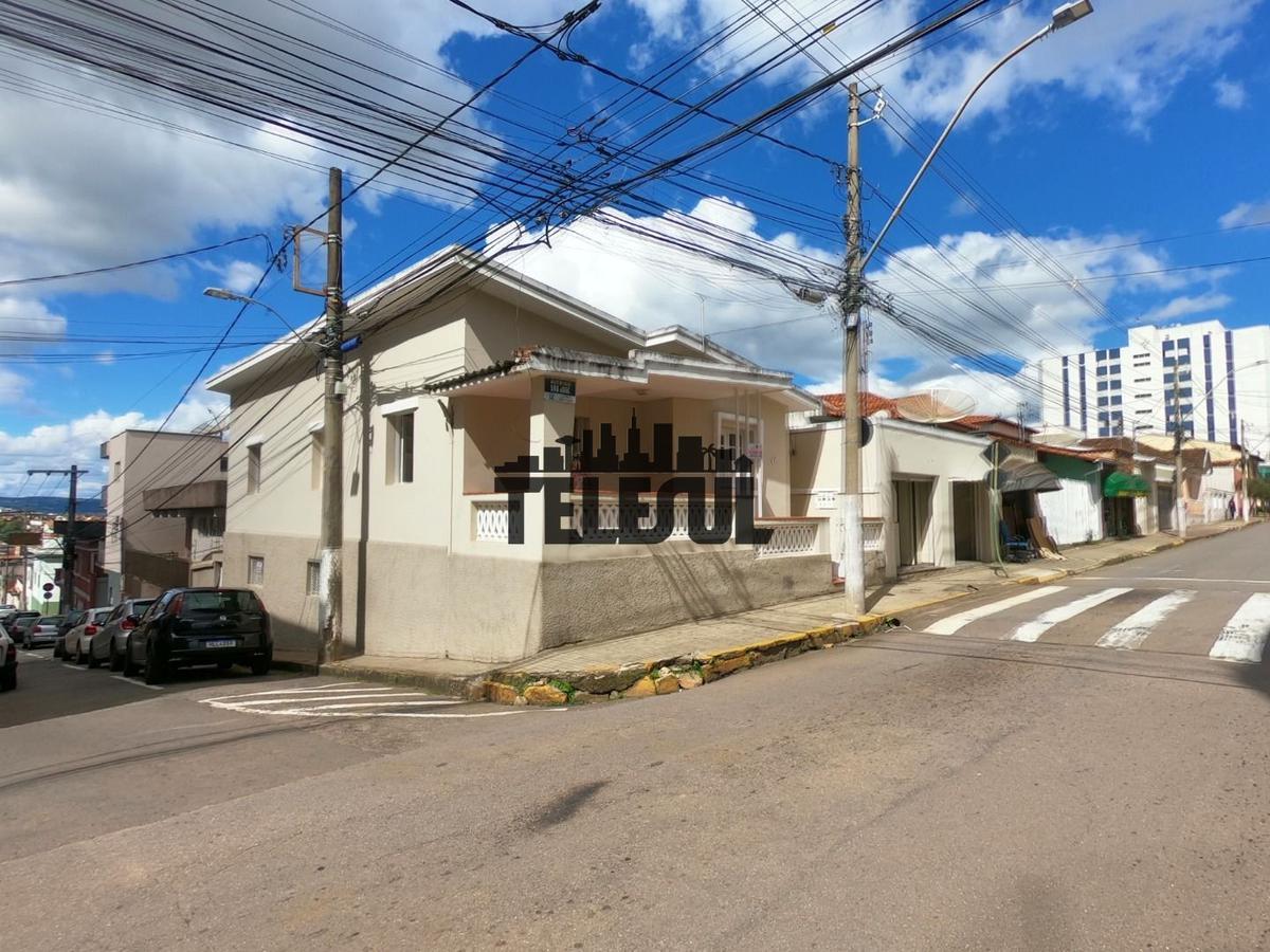 Casa, Centro, 6 Quartos, 2 Vagas