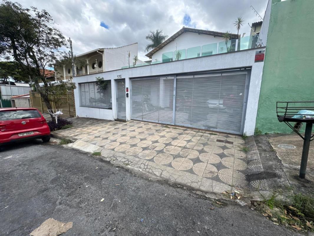 Casa, Planalto, 4 Quartos, 4 Vagas, 1 Suíte