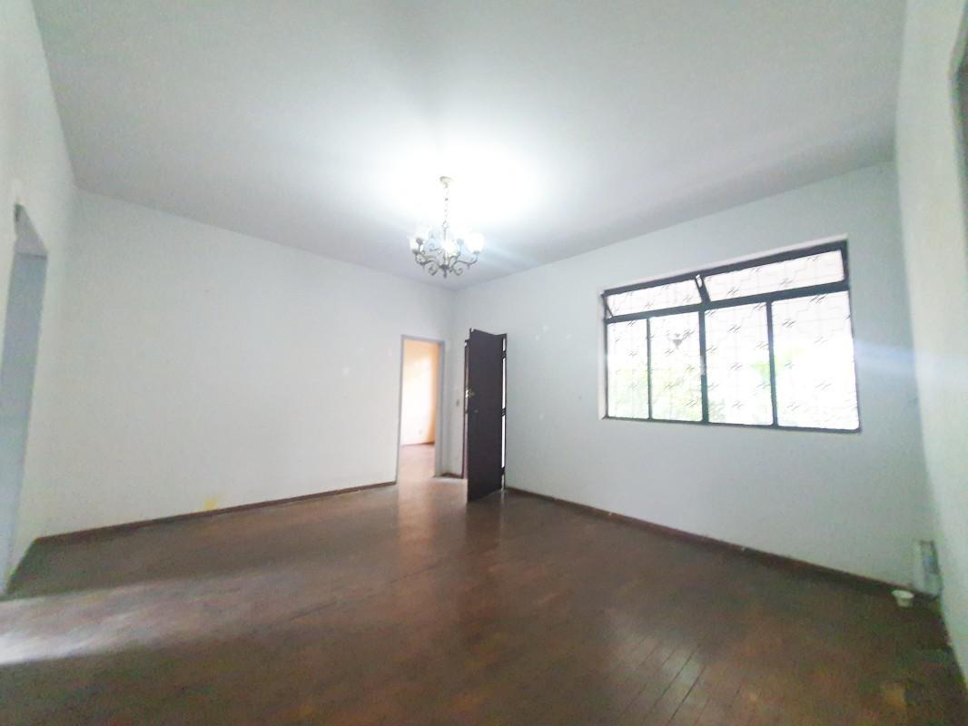 Casa, Barro Preto, 4 Quartos, 0 Vaga