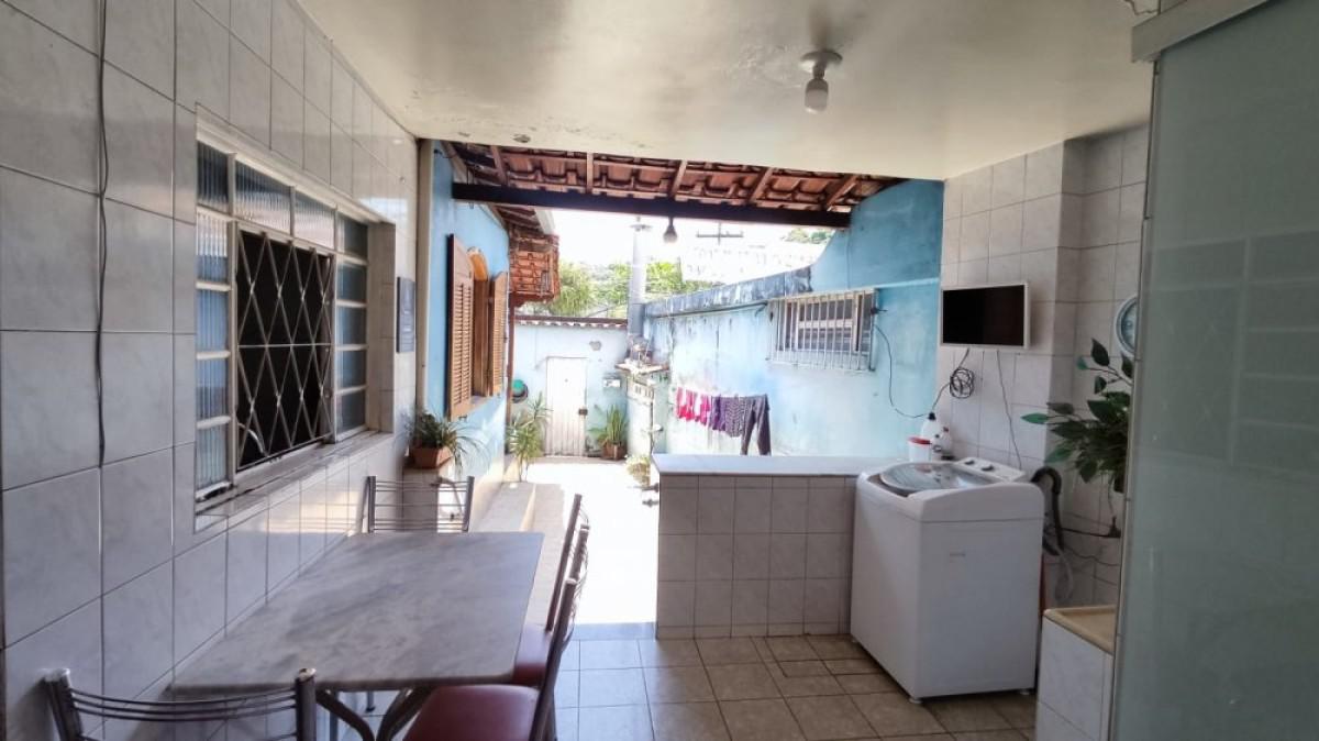 Andar, Teixeira Dias, 0 Quarto, 0 Vaga