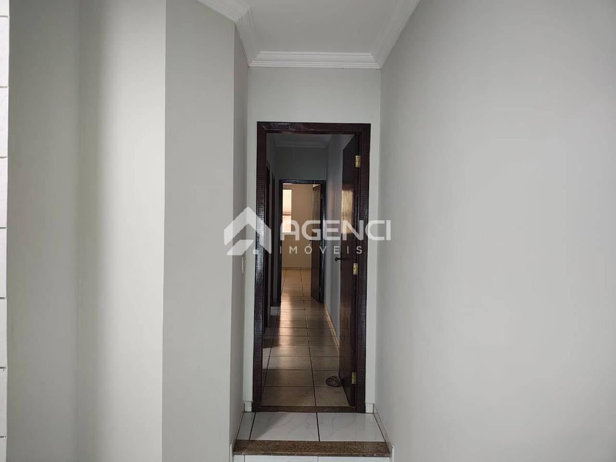 Casa, Santa Mônica, 3 Quartos, 0 Vaga, 1 Suíte
