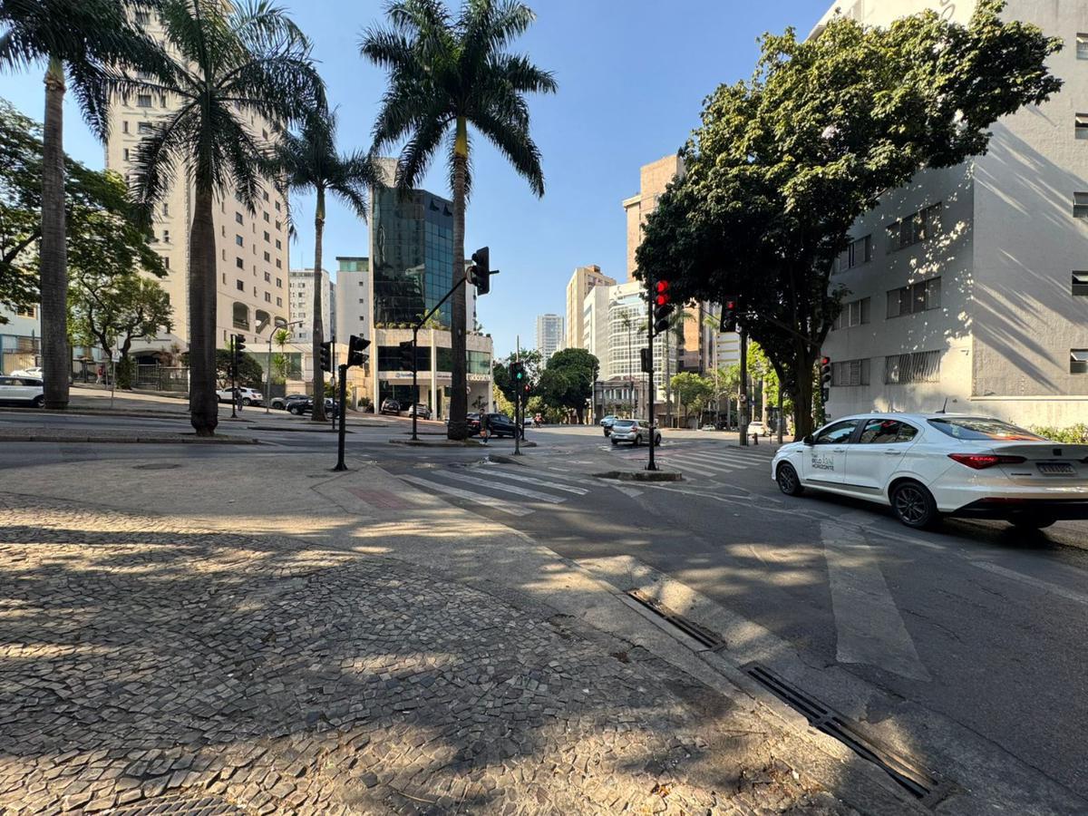 Andar, Savassi, 0 Quarto, 0 Vaga