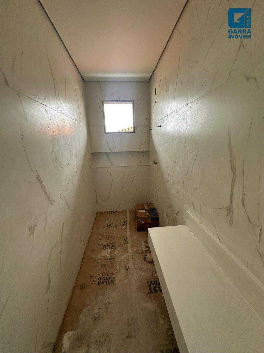 Casa, Fernão Dias, 3 Quartos, 4 Vagas, 1 Suíte