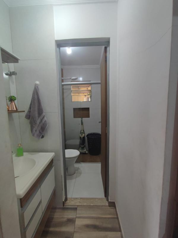 Casa, Industrial, 3 Quartos, 2 Vagas, 1 Suíte