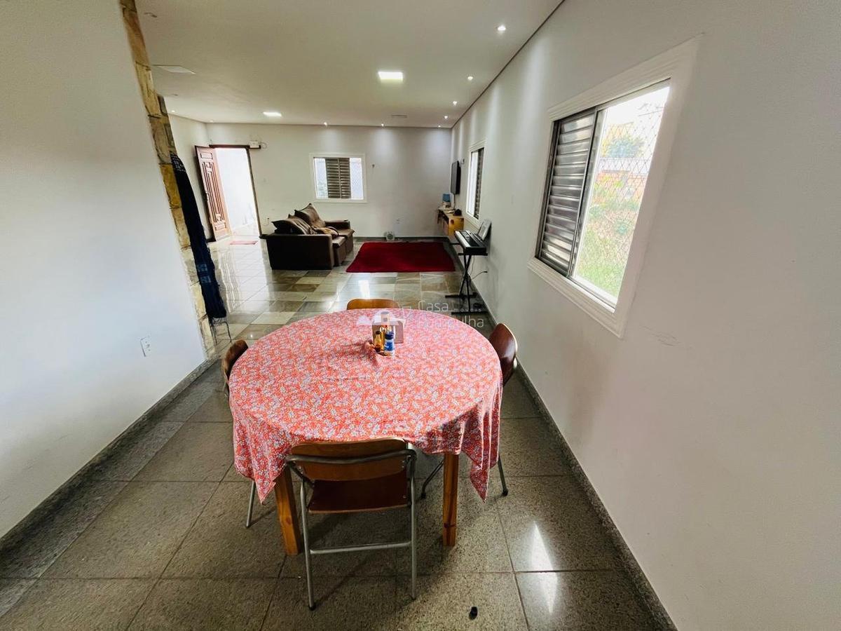 Casa, Planalto, 3 Quartos, 4 Vagas, 1 Suíte