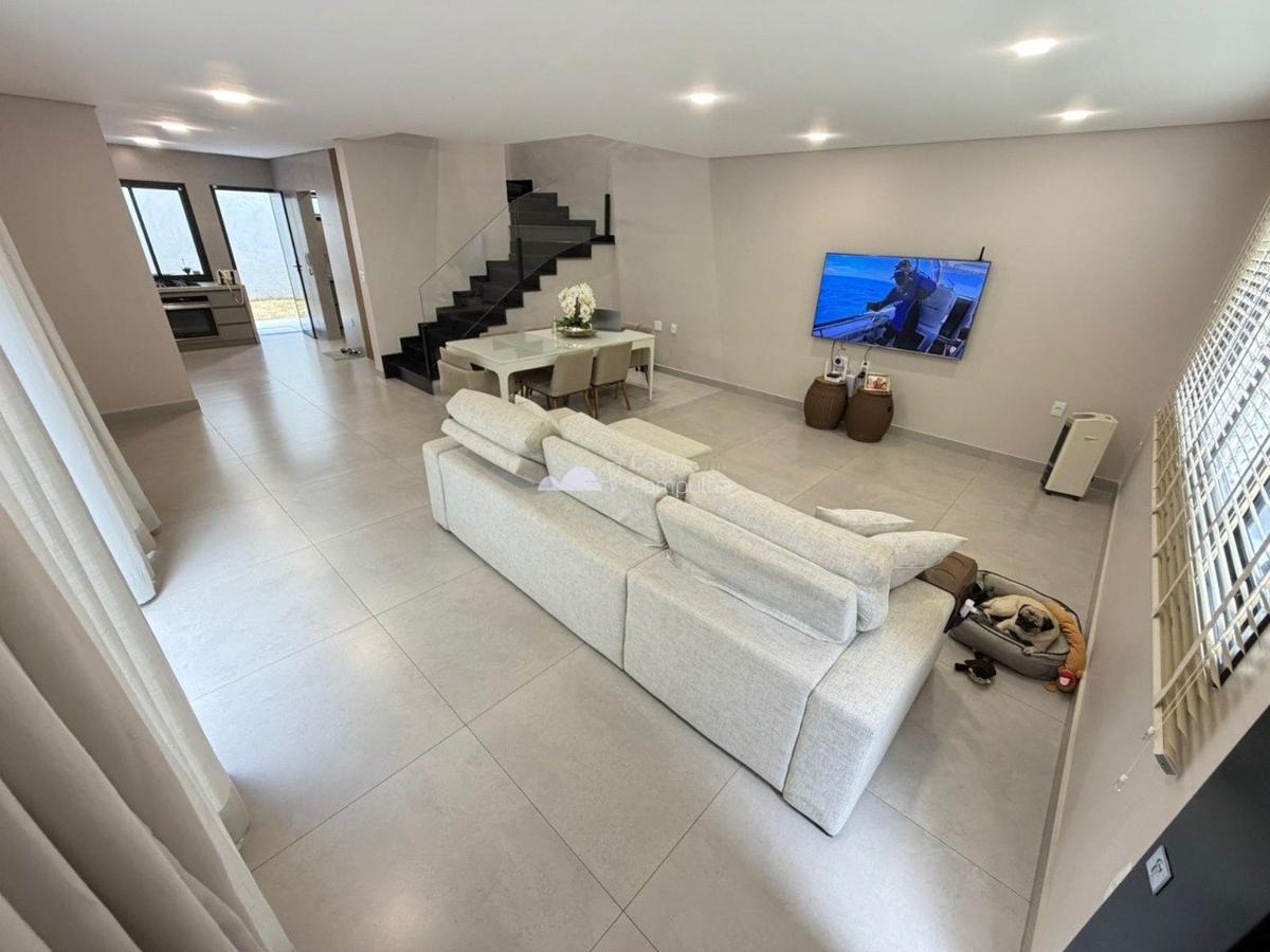 Casa, Trevo, 3 Quartos, 2 Vagas, 2 Suítes