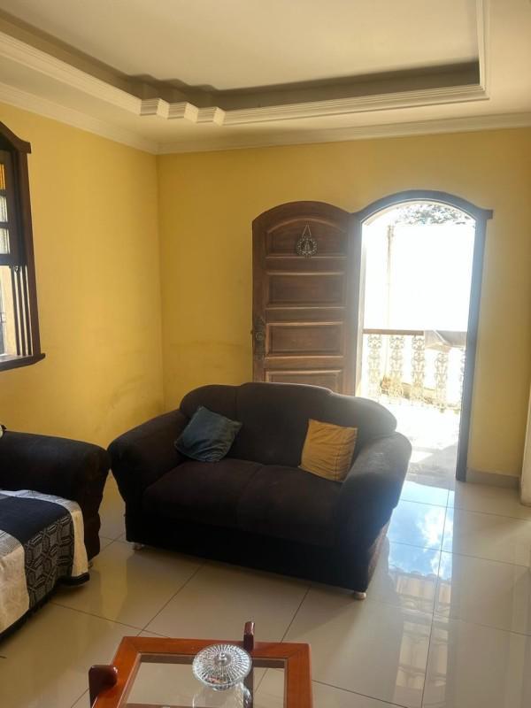 Casa, Pirajá, 3 Quartos, 8 Vagas, 1 Suíte