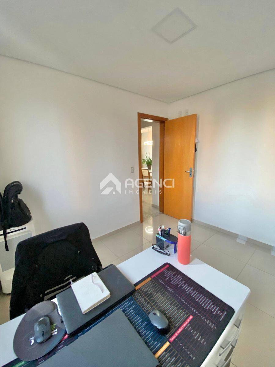 Cobertura, Cabral, 2 Quartos, 0 Vaga, 0 Suíte