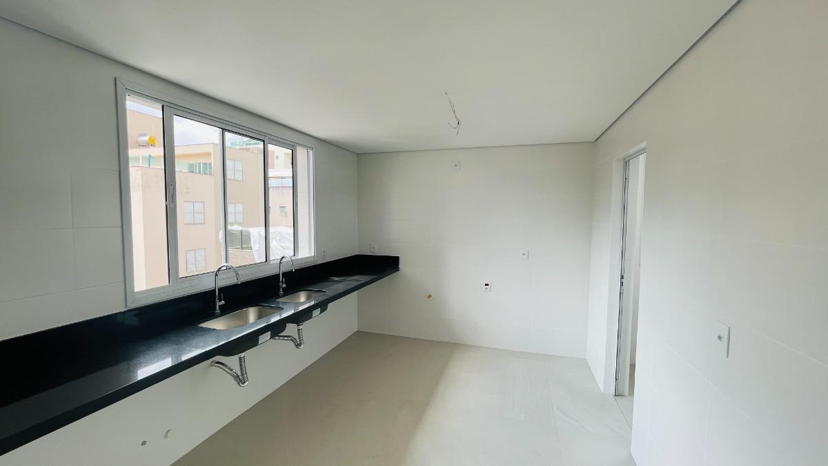 Apartamento, Castelo, 4 Quartos, 4 Vagas, 2 Suítes