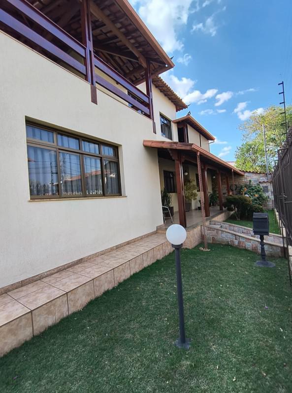 Casa, Tirol, 5 Quartos, 8 Vagas, 1 Suíte