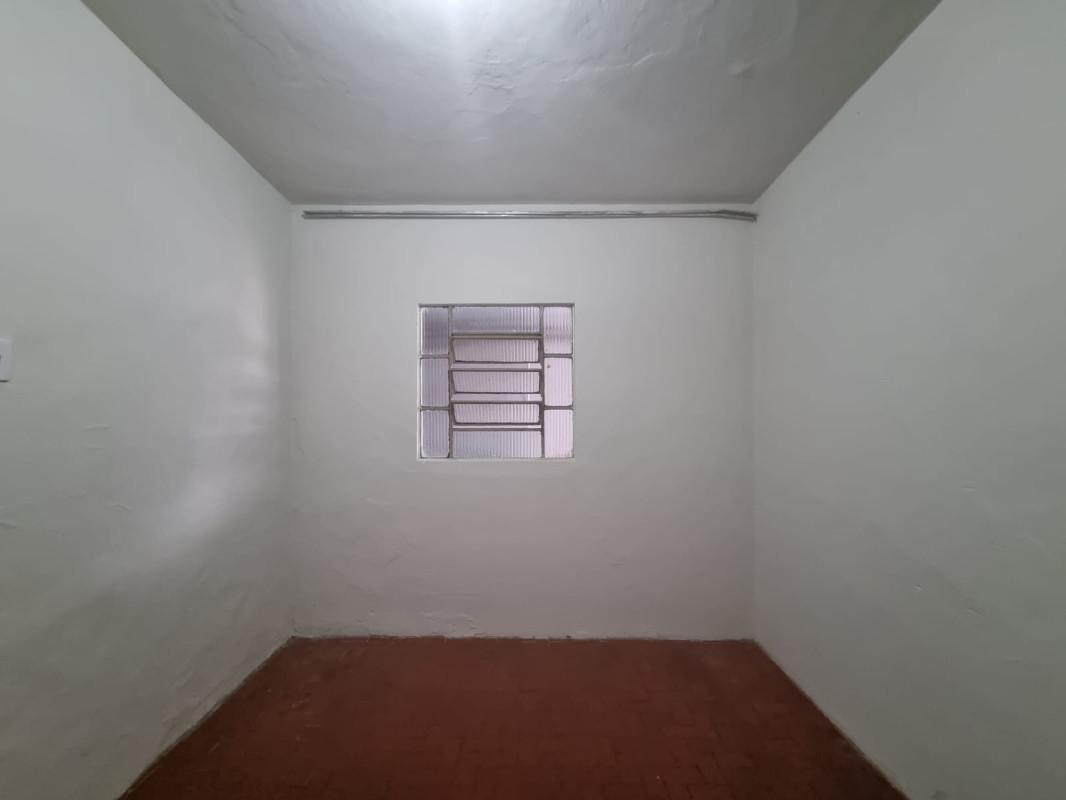 Quitinete, Industrial, 1 Quarto, 0 Vaga