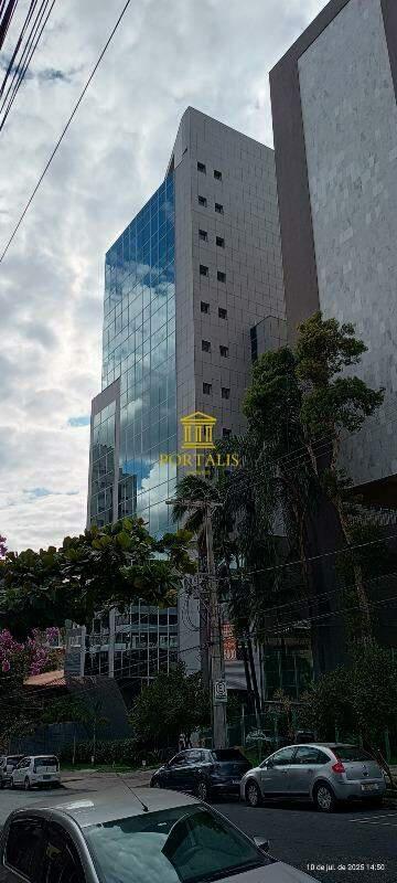 Prédio, Santa Efigênia, 0 Quarto, 108 Vagas