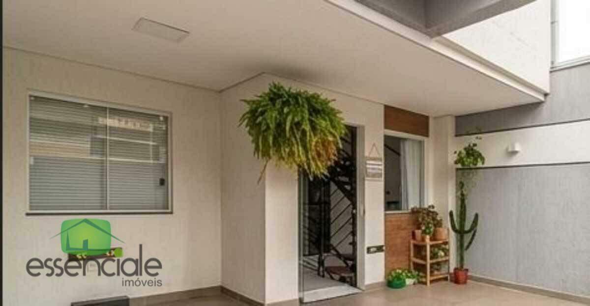 Casa, Europa, 3 Quartos, 2 Vagas, 1 Suíte