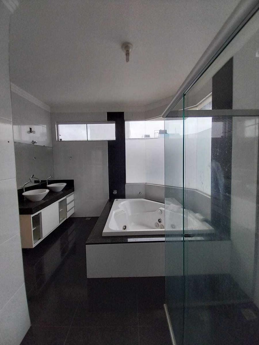 Casa, Trevo, 4 Quartos, 4 Vagas, 3 Suítes