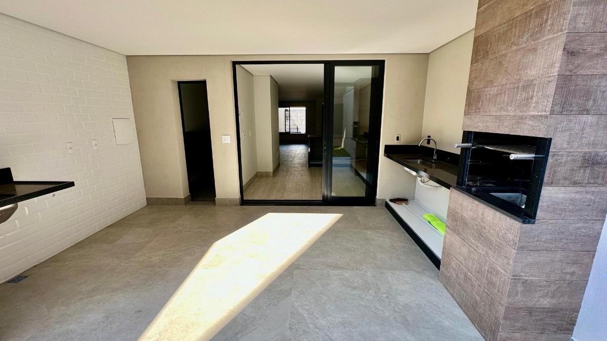 Casa, Jaraguá, 4 Quartos, 4 Vagas, 1 Suíte