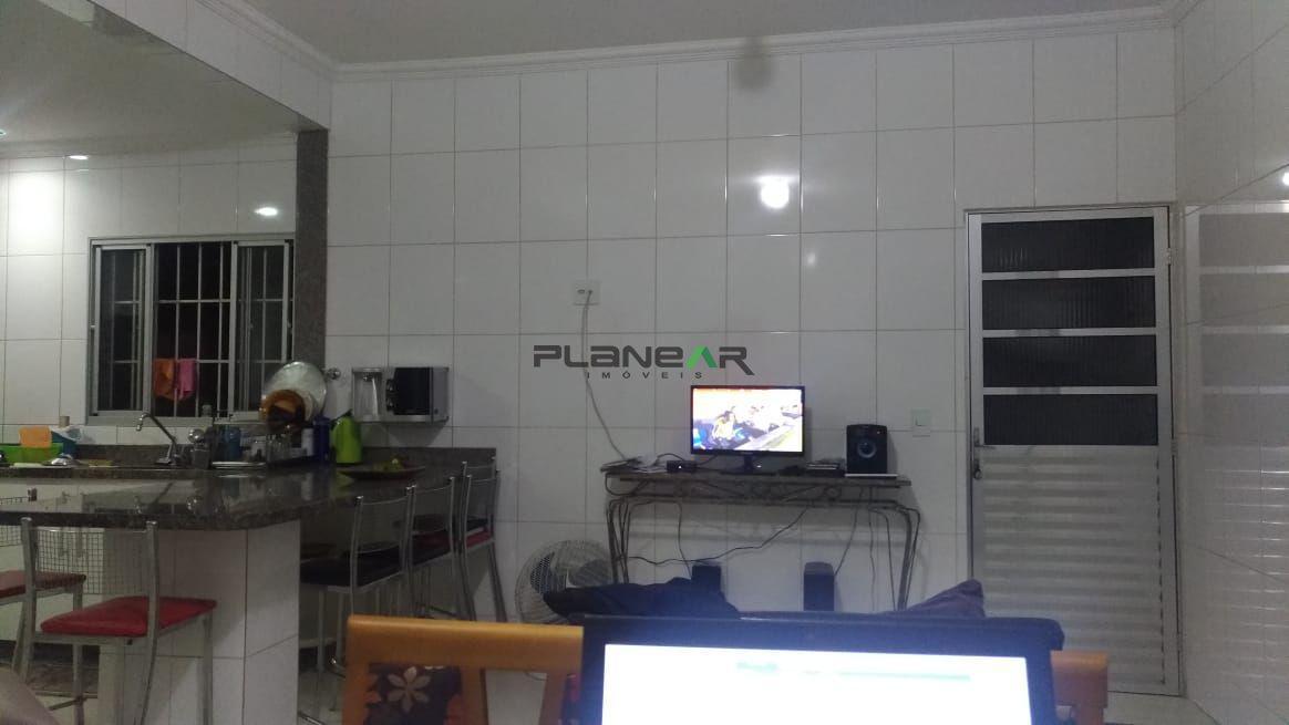 Casa, Jardim Riacho das Pedras, 4 Quartos, 2 Vagas, 1 Suíte
