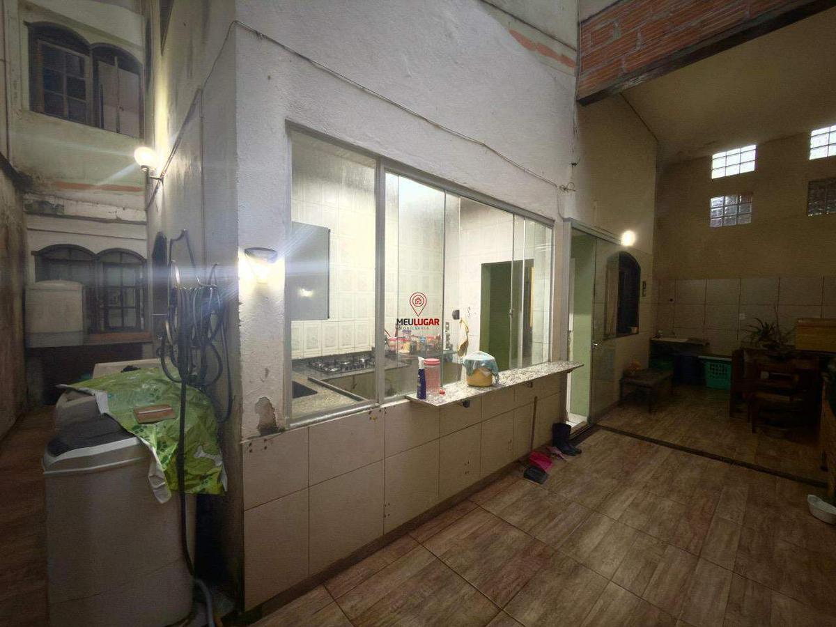 Casa, Diamante, 5 Quartos, 2 Vagas, 1 Suíte