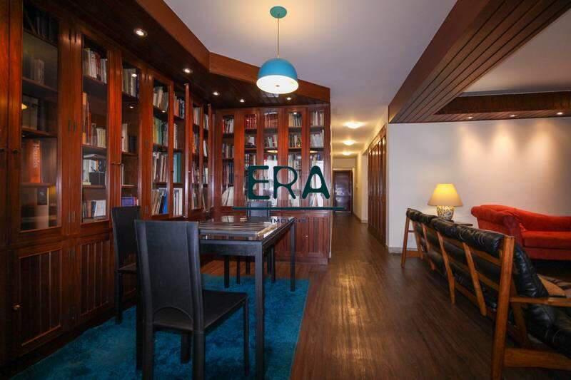 Casa, Serra, 4 Quartos, 5 Vagas, 1 Suíte