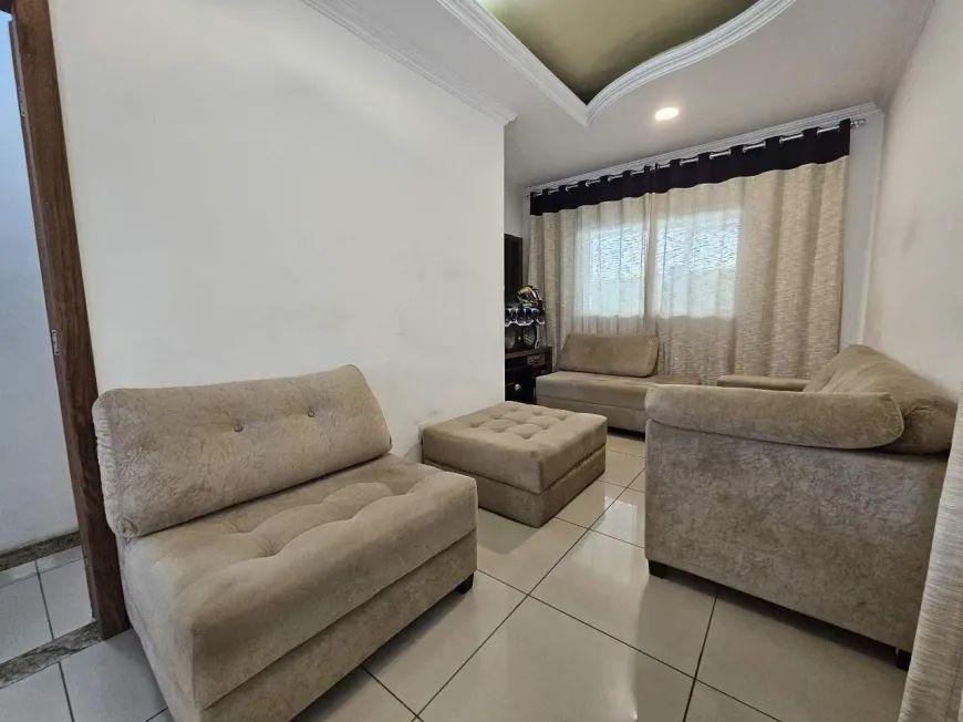 Casa, Santa Branca, 3 Quartos, 2 Vagas, 1 Suíte